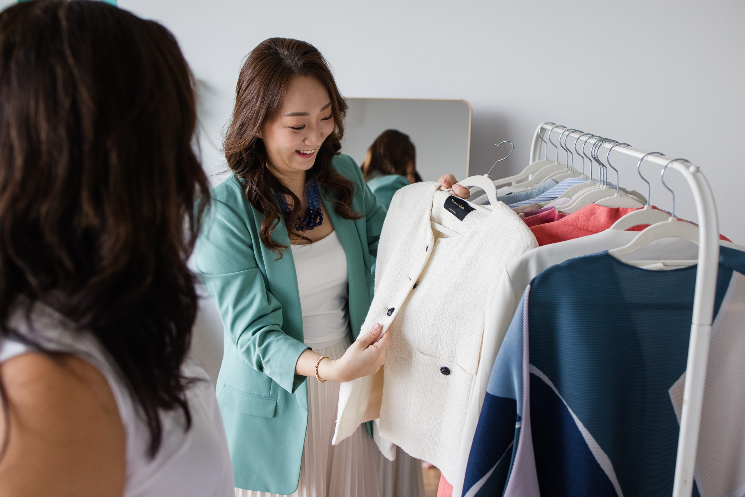 Jeann showing clothes